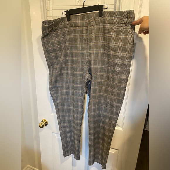 Pennington’s Plus Grey Plaid Straight Leg Pants Size 26 - Picture 6 of 7